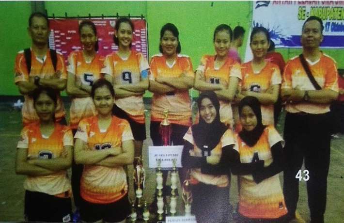 Home  Berita  Bola Voli  Ekstrakurikuler  Olahraga  Prestasi  Tim Bola Voli Putri Menyabet Piala Ber